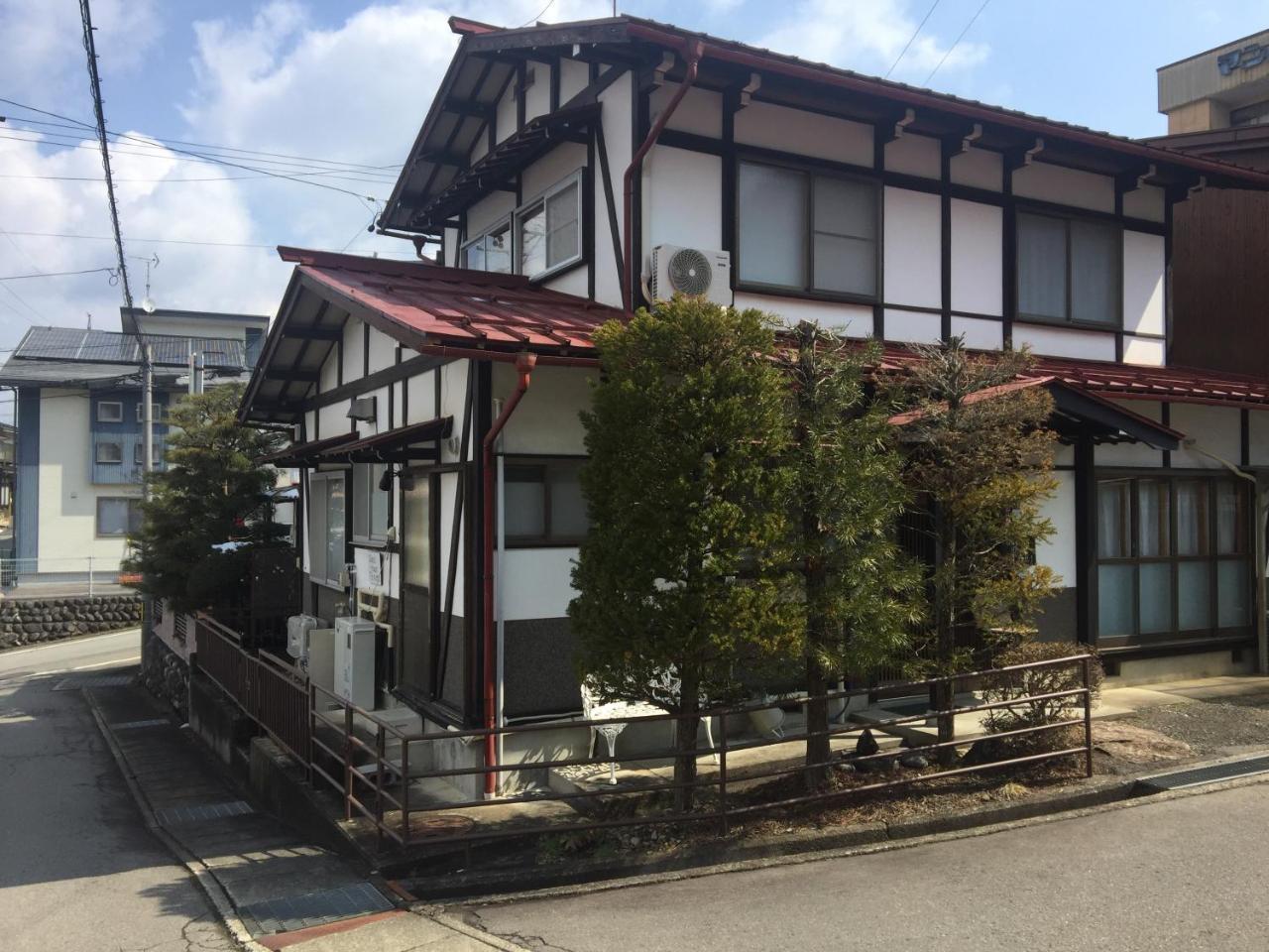 Guest House Hinode Takayama  Exterior foto